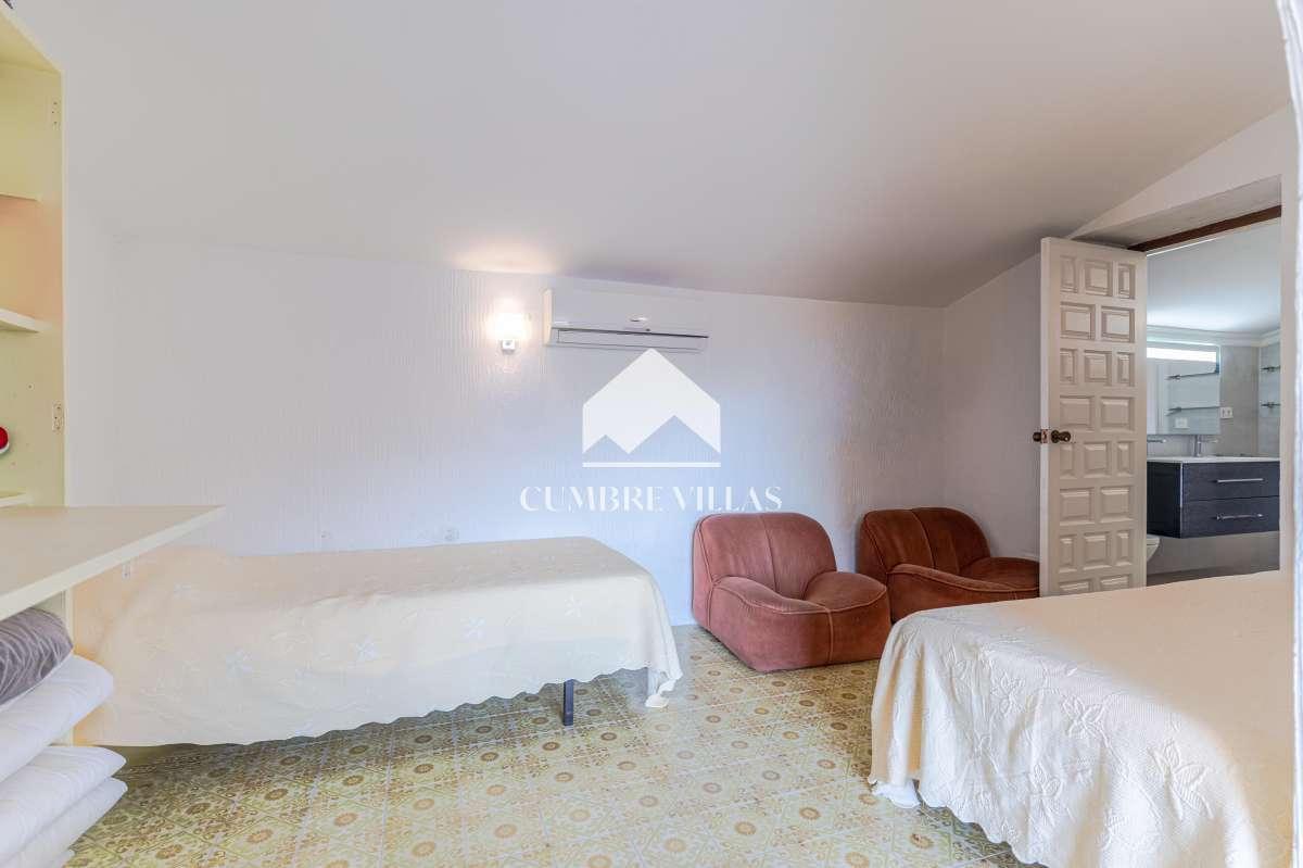 Villa for Sale in Almuñécar
