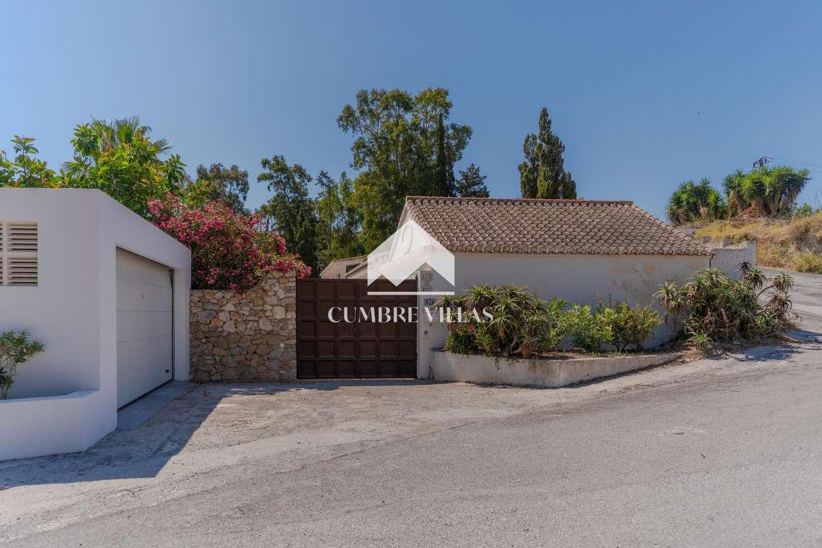 Villa for Sale in Almuñécar