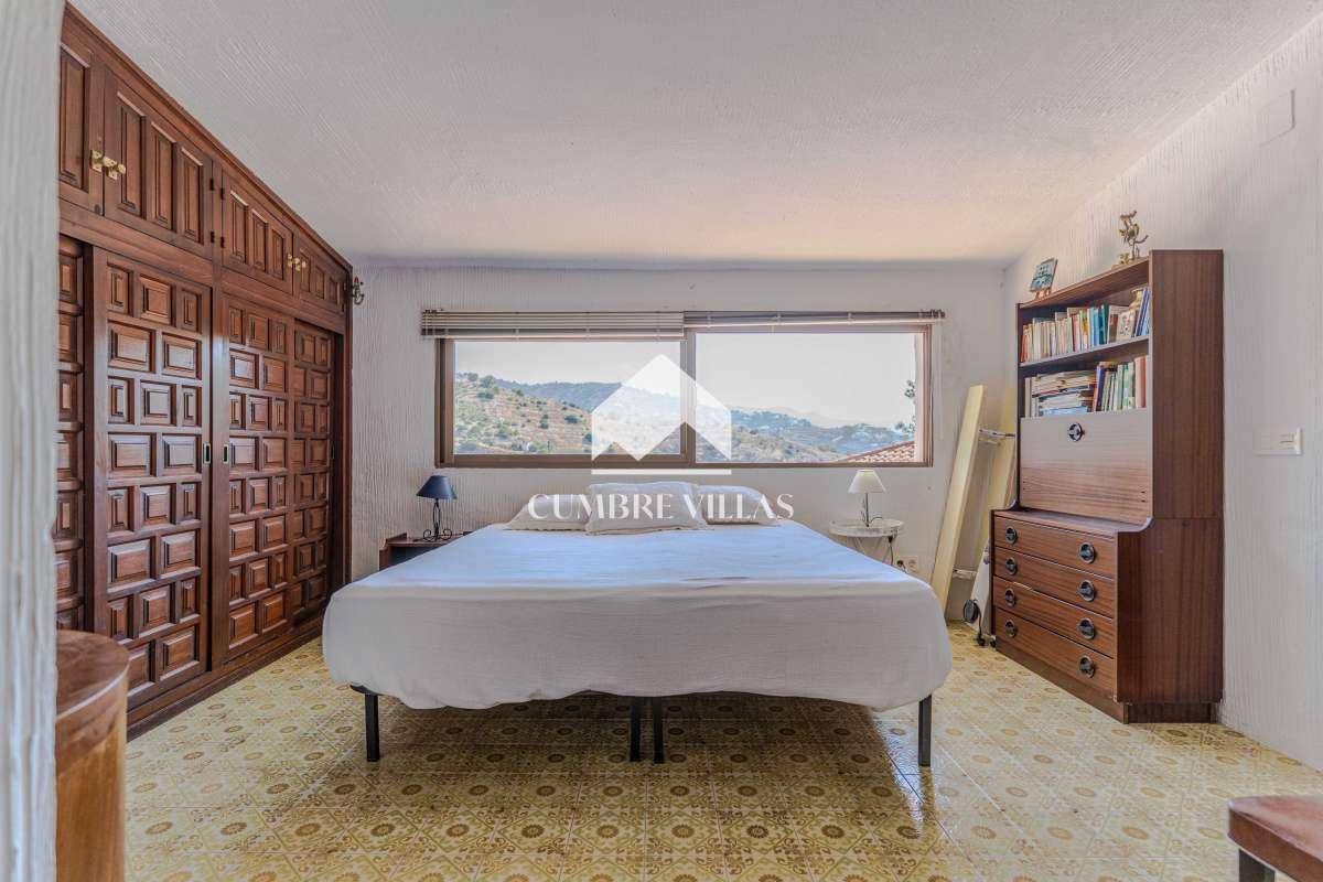 Villa for Sale in Almuñécar