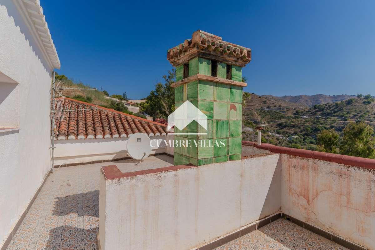 Villa for Sale in Almuñécar