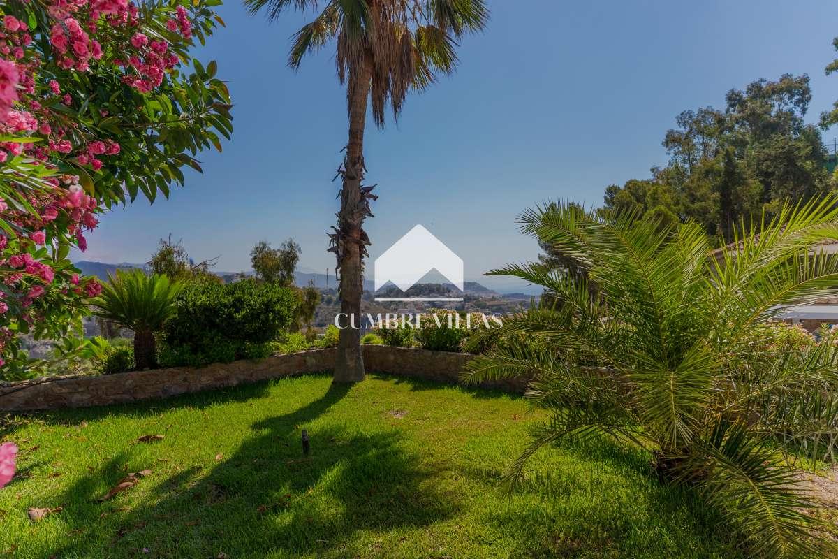 Villa for Sale in Almuñécar