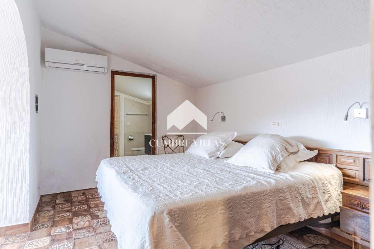 Villa for Sale in Almuñécar