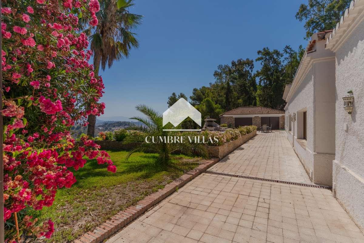 Villa for Sale in Almuñécar