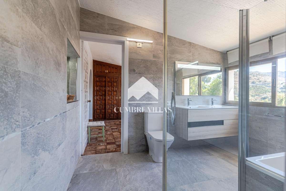 Villa for Sale in Almuñécar