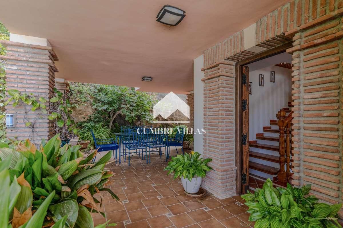 Villa for Sale in Almuñécar