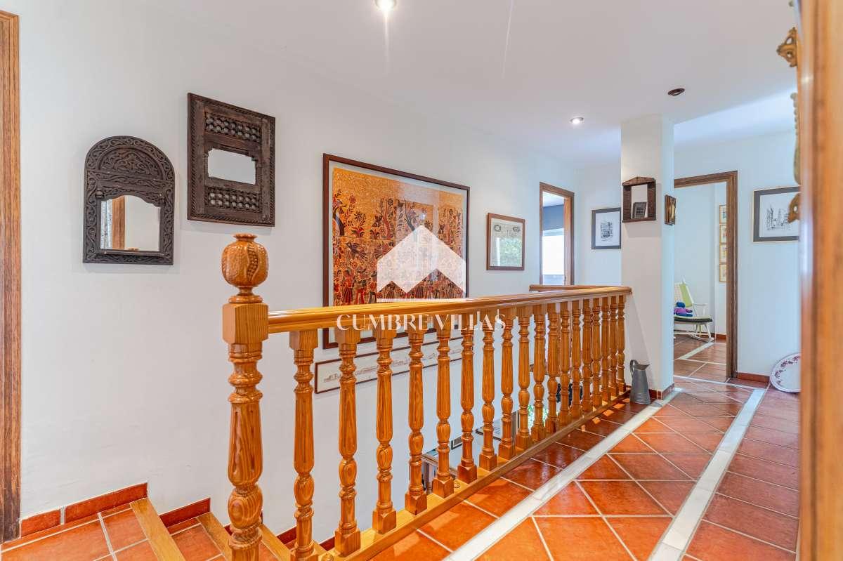 Villa for Sale in Almuñécar
