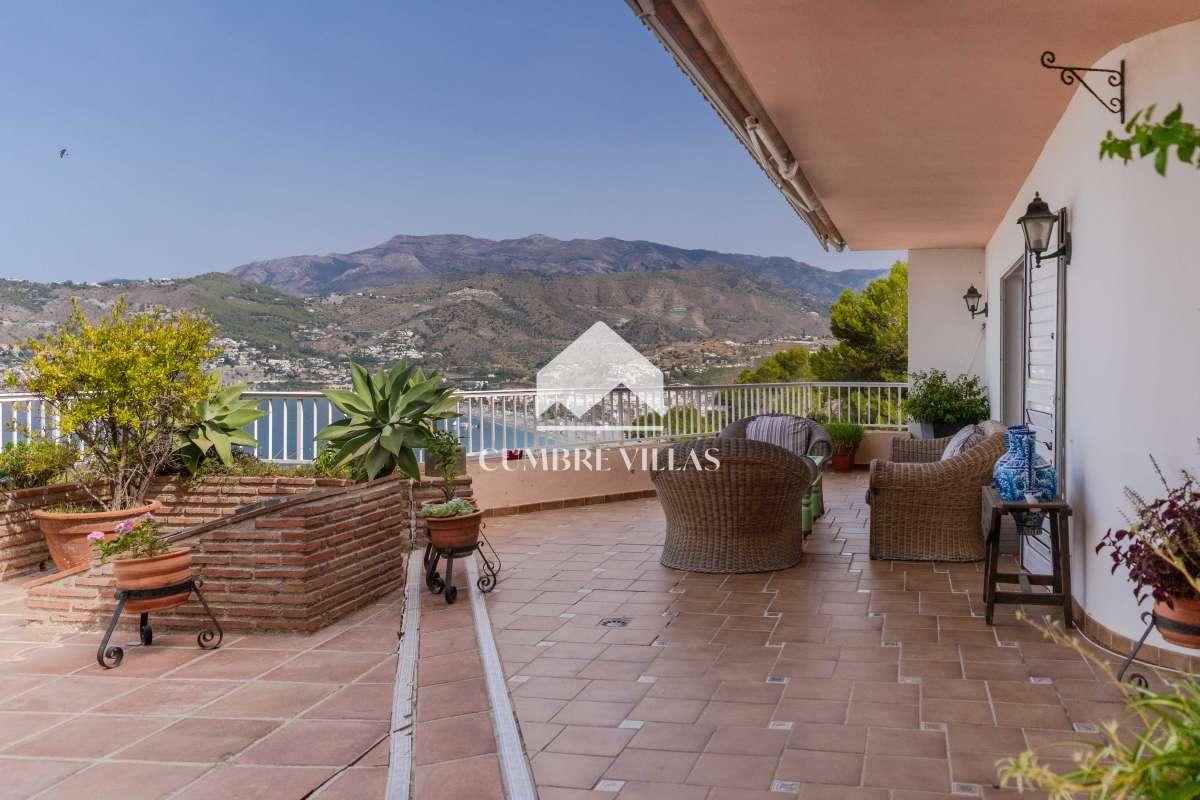 Villa for Sale in Almuñécar