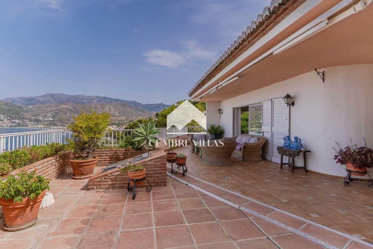 Villa for Sale in Almuñécar