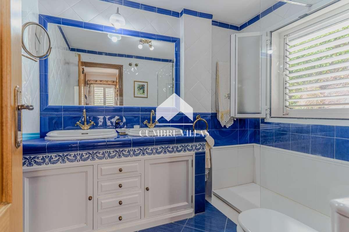 Villa for Sale in Almuñécar