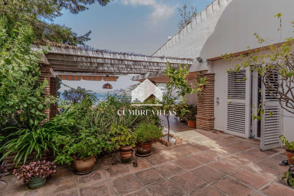 Villa for Sale in Almuñécar