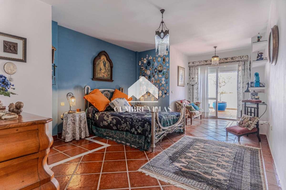 Villa for Sale in Almuñécar