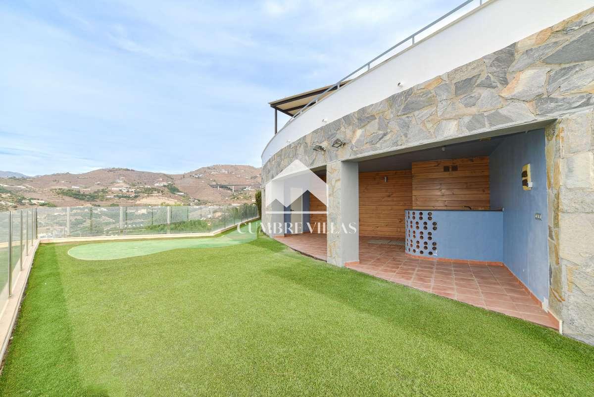 Villa for Sale in Almuñécar