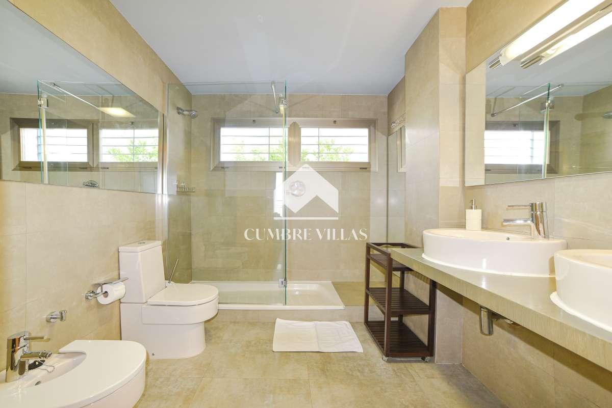 Villa for Sale in Almuñécar