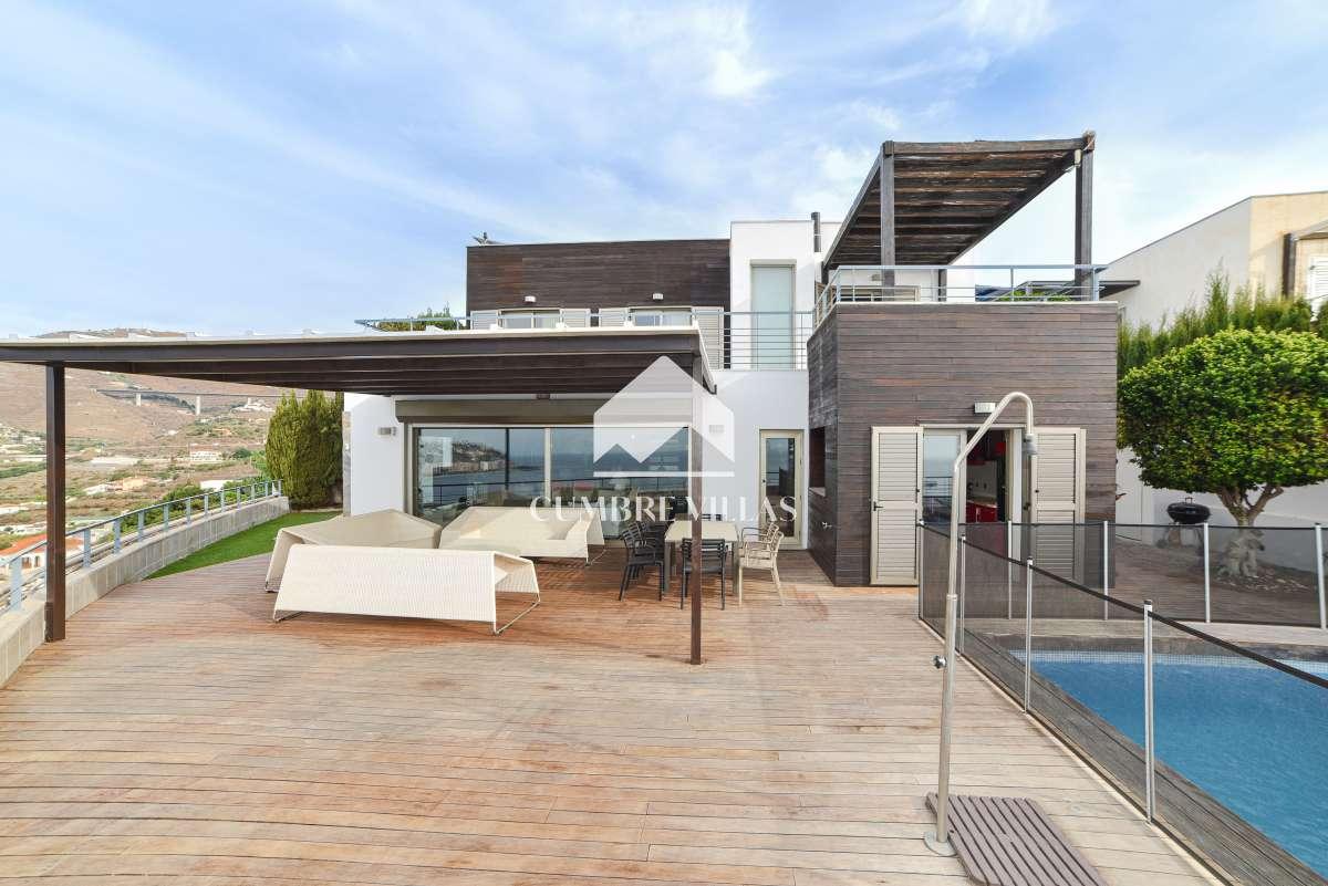 Villa for Sale in Almuñécar