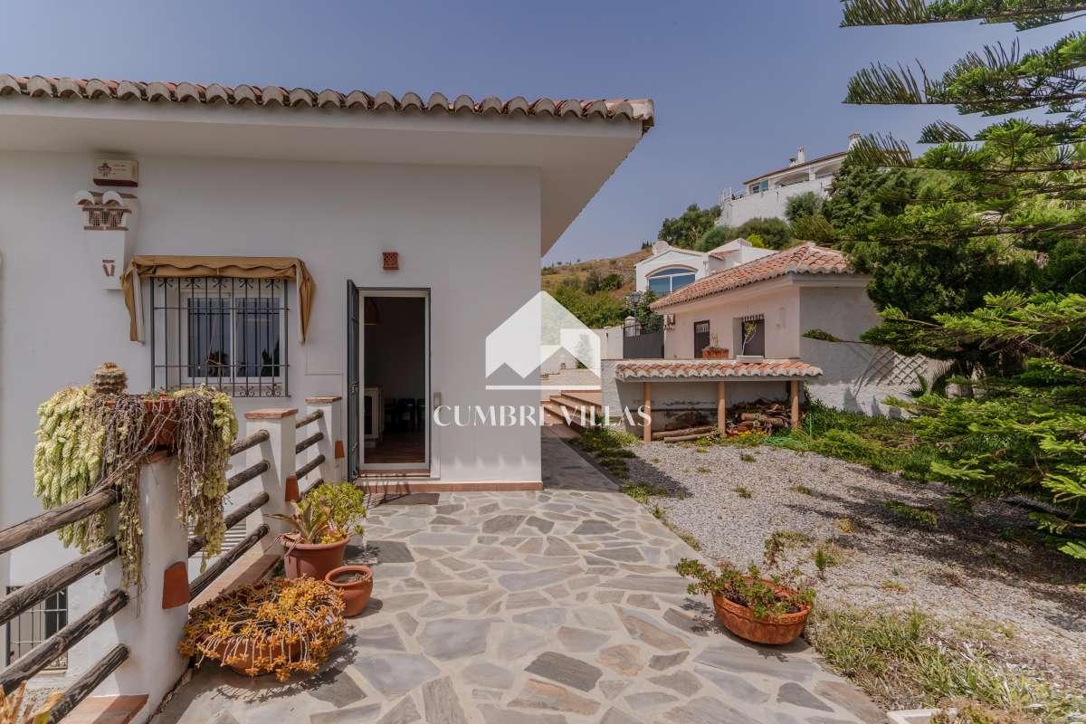 Villa for Sale in Salobreña