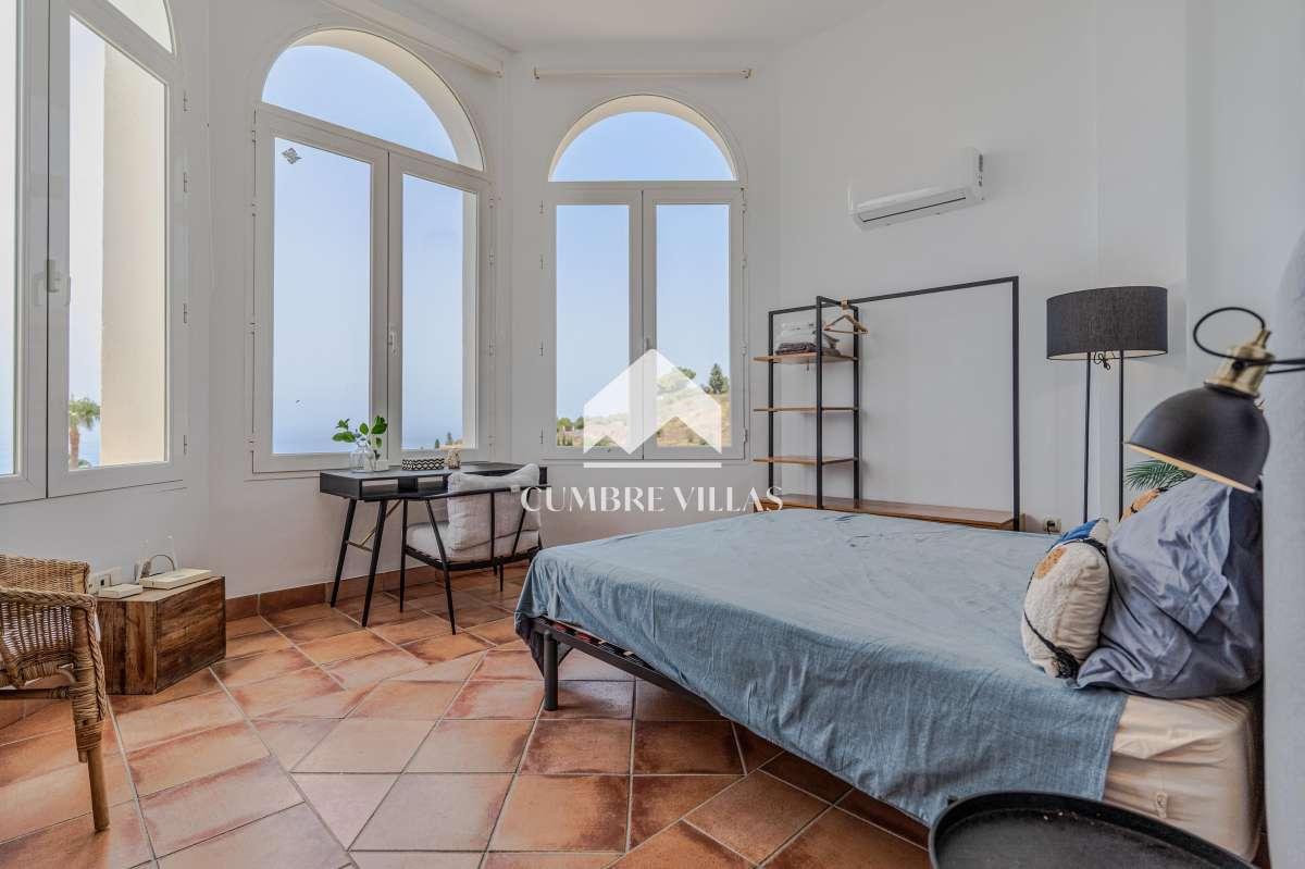 Villa for Sale in Salobreña