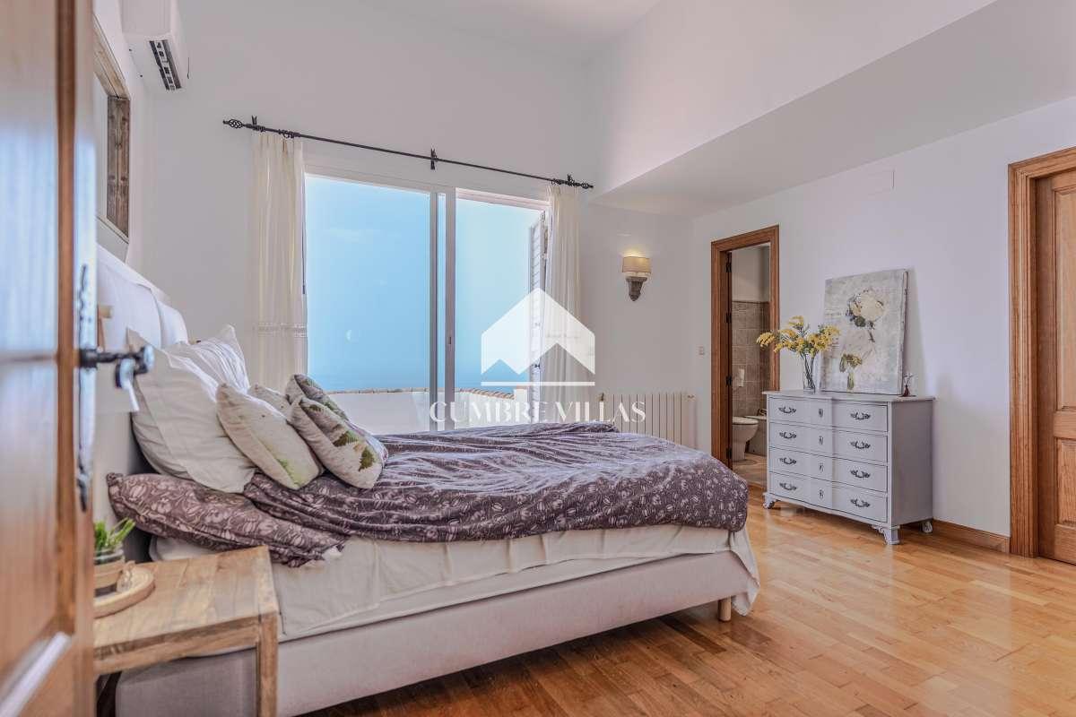 Villa for Sale in Salobreña