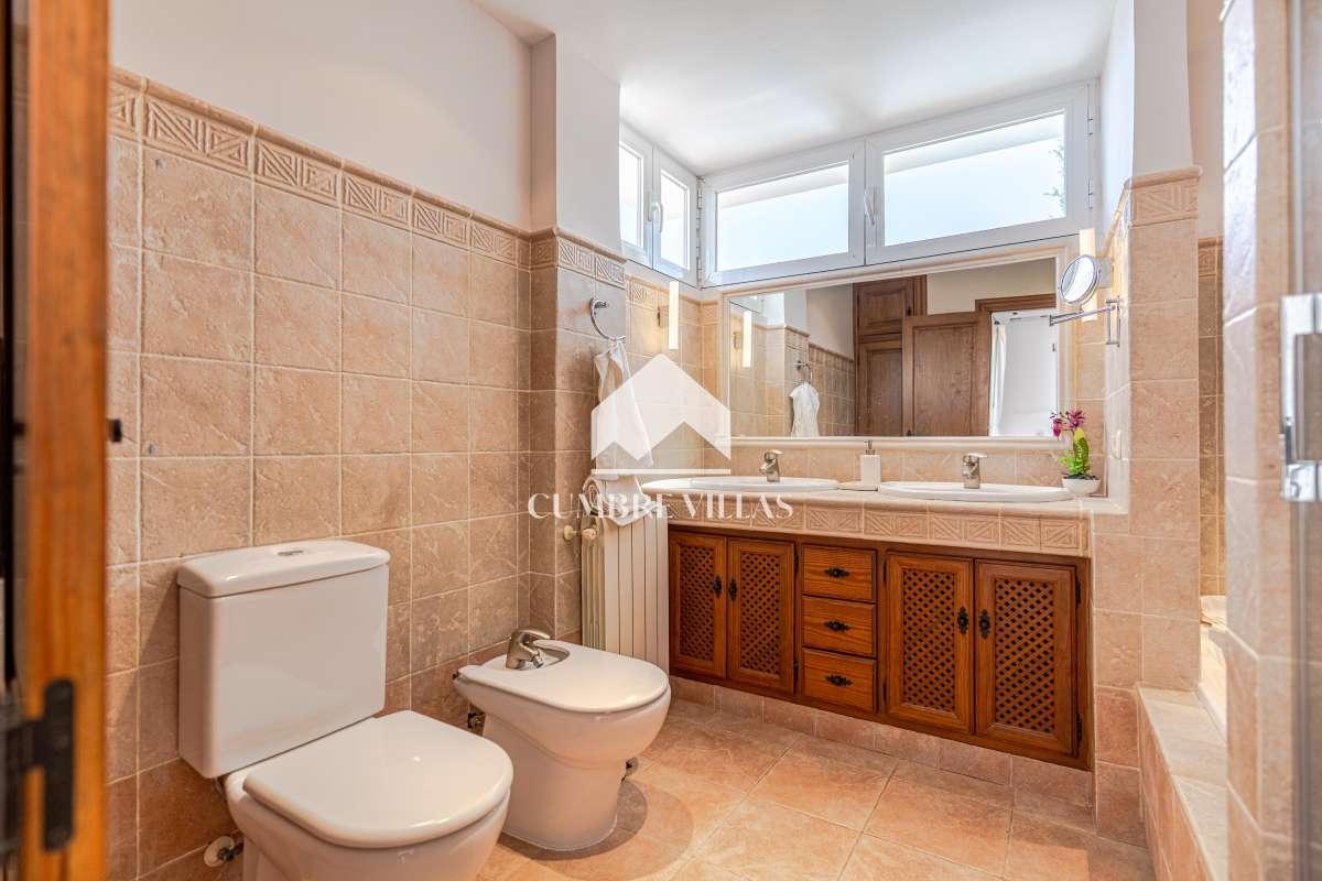 Villa for Sale in Salobreña