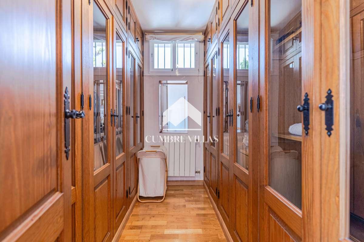 Villa for Sale in Salobreña