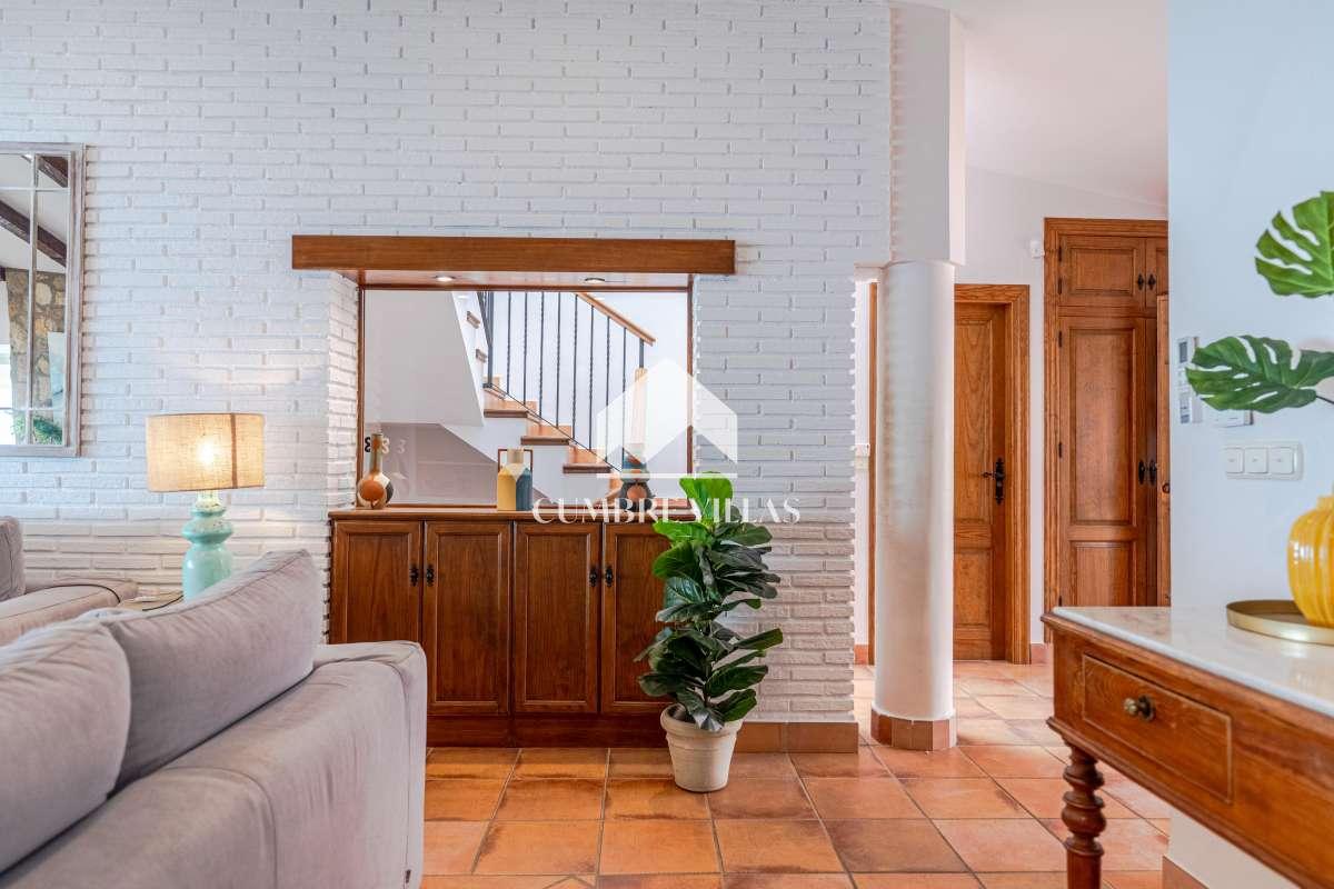 Villa for Sale in Salobreña