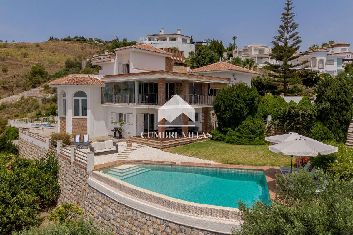 Villa for Sale in Salobreña