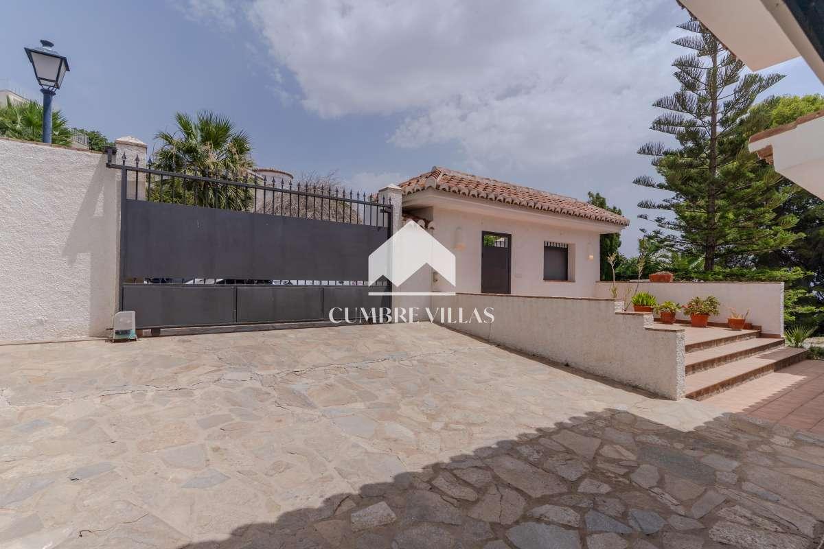 Villa for Sale in Salobreña
