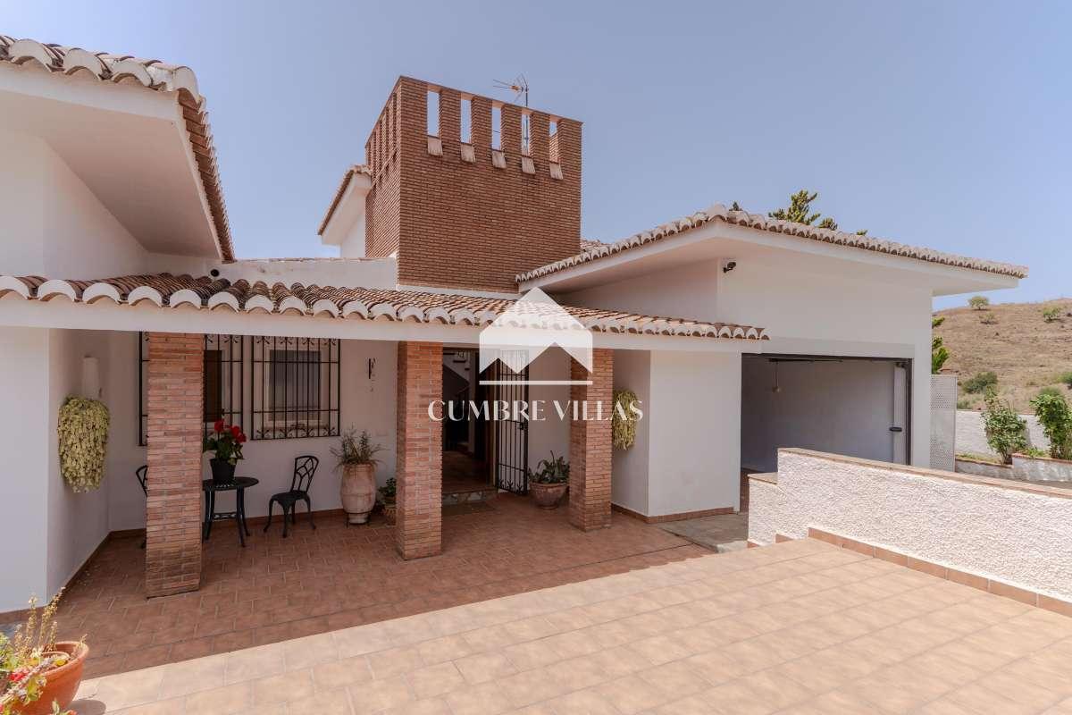 Villa for Sale in Salobreña