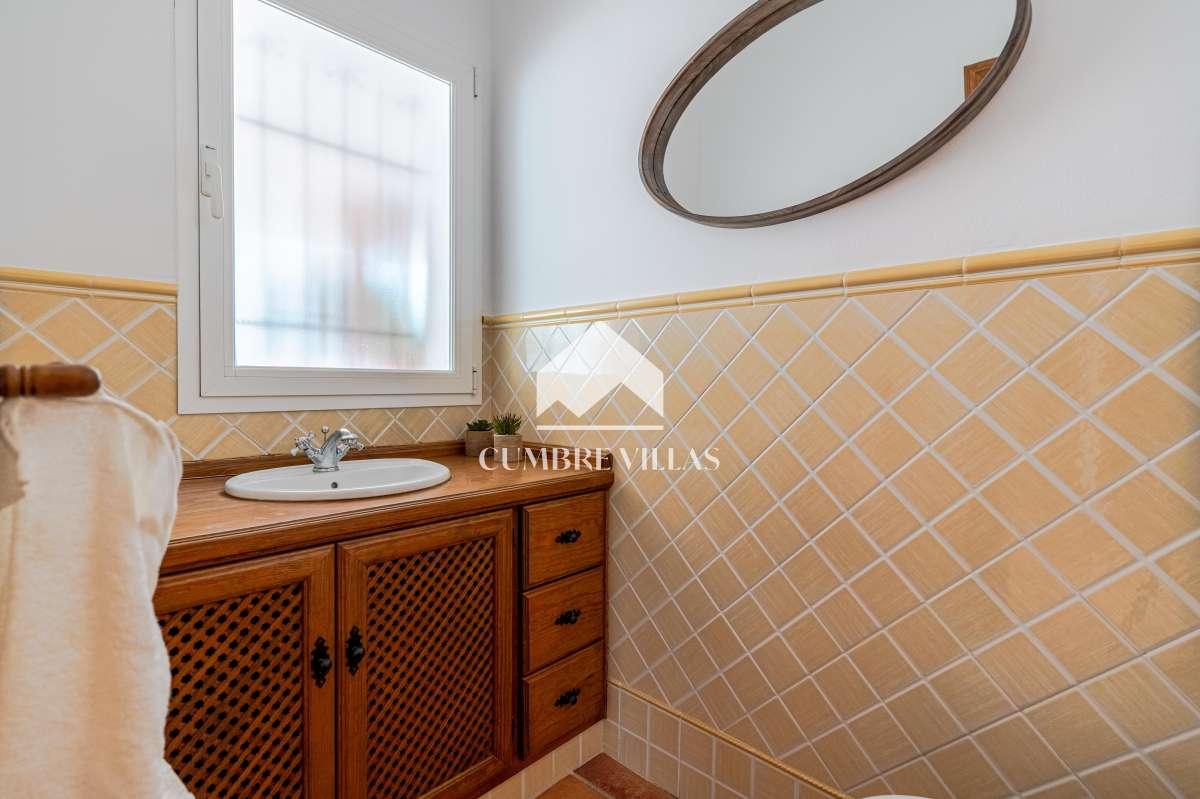 Villa for Sale in Salobreña