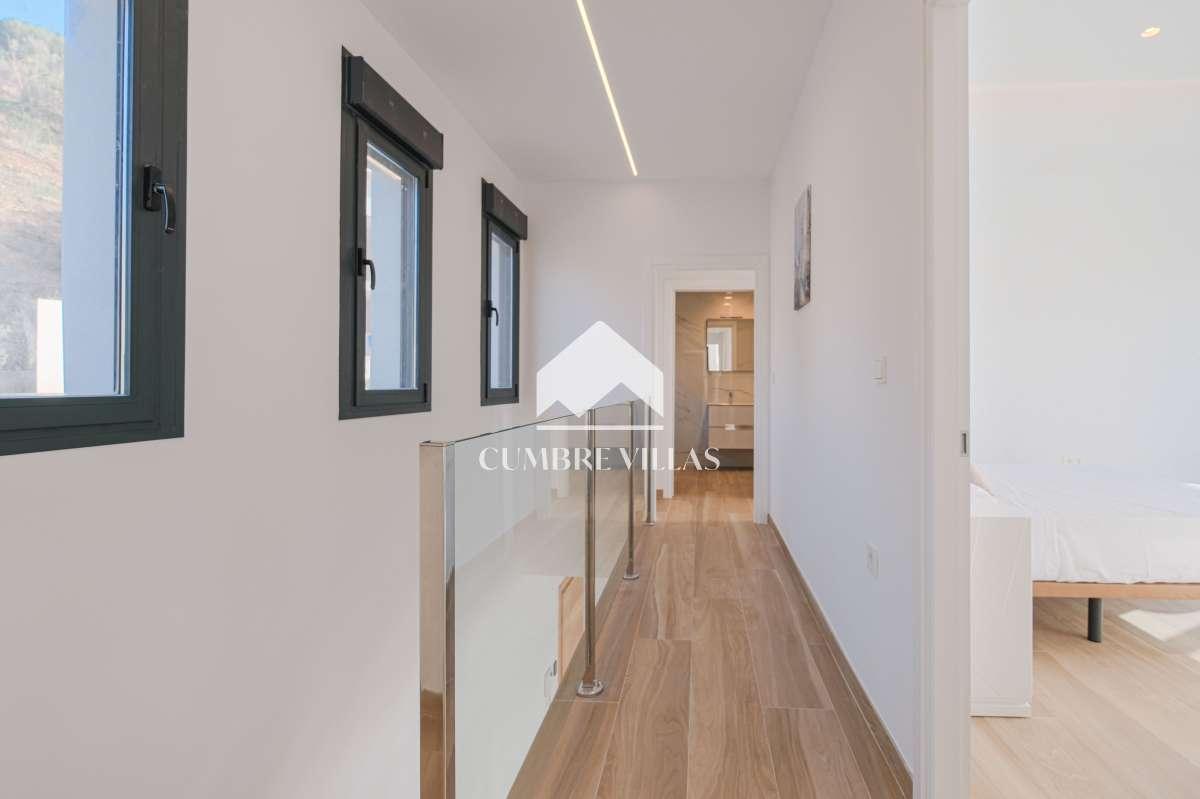 Villa for Sale in Almuñécar