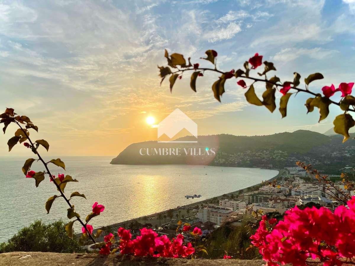 Villa for Sale in Almuñécar