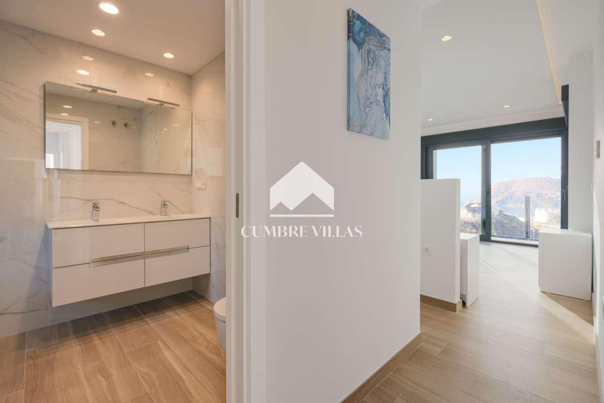 Villa for Sale in Almuñécar