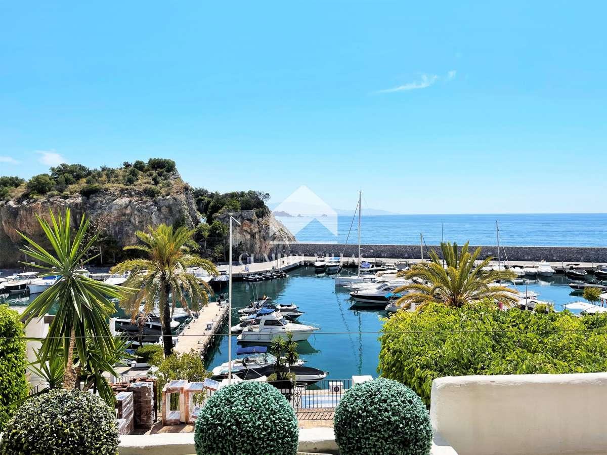 Villa for Sale in Almuñécar