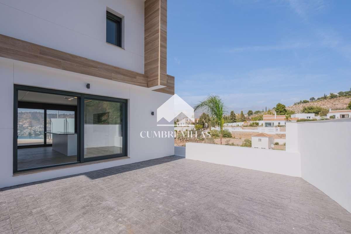 Villa for Sale in Almuñécar
