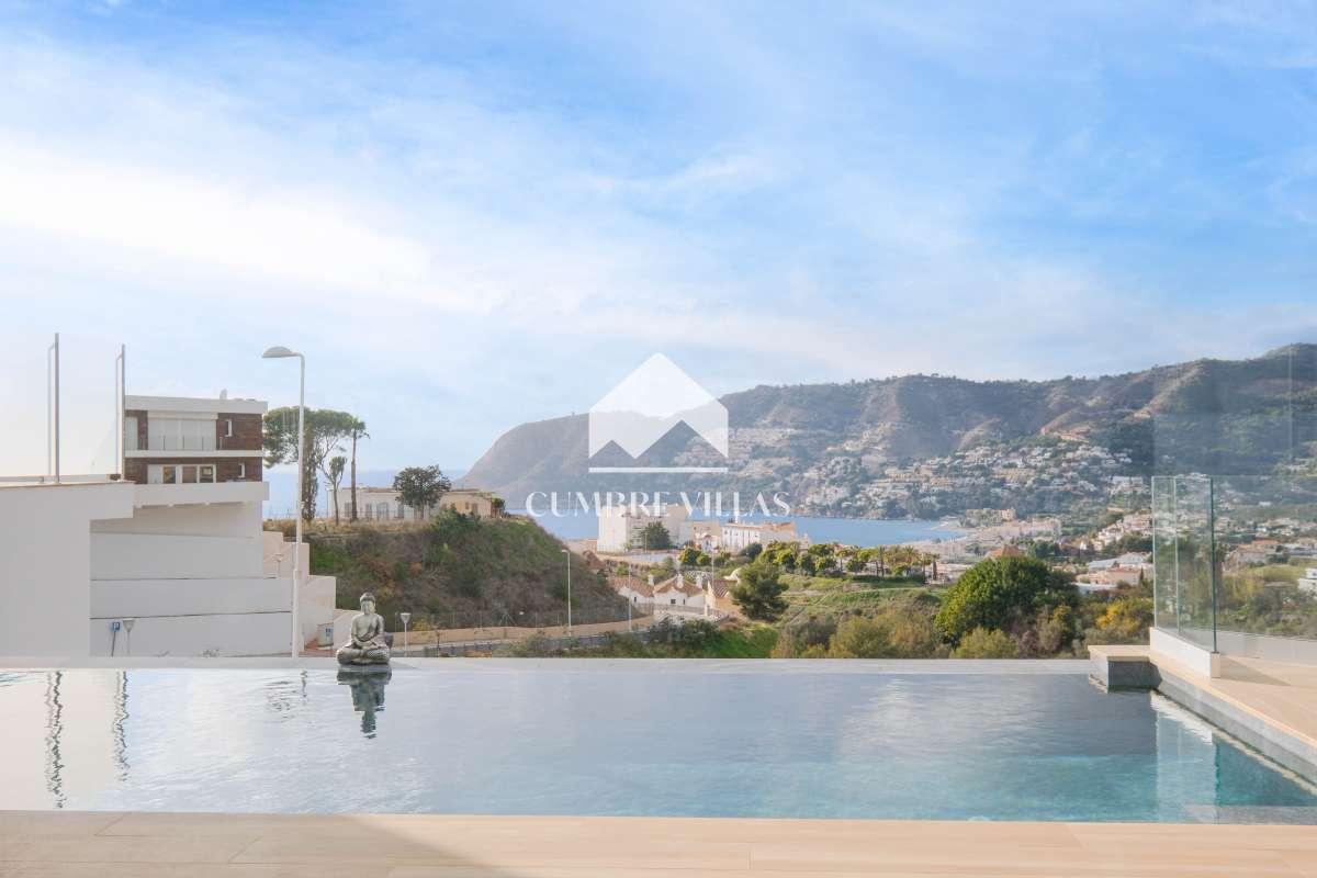 Villa for Sale in Almuñécar