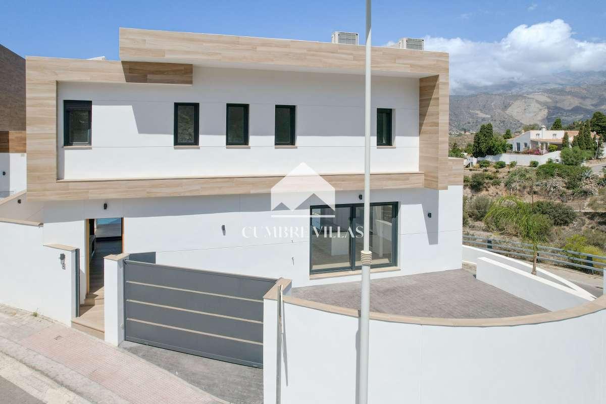 Villa for Sale in Almuñécar