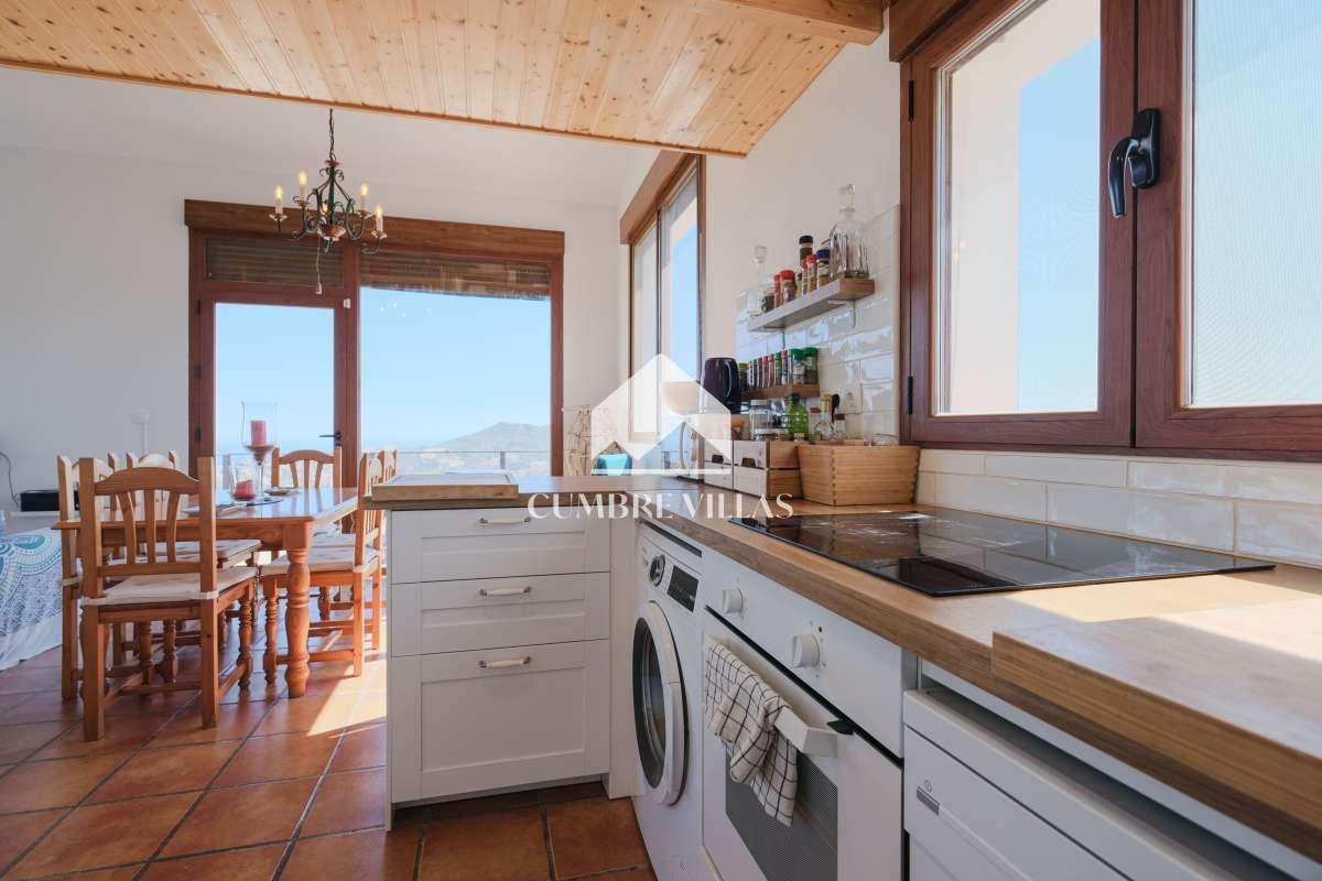 House for Sale in Otívar