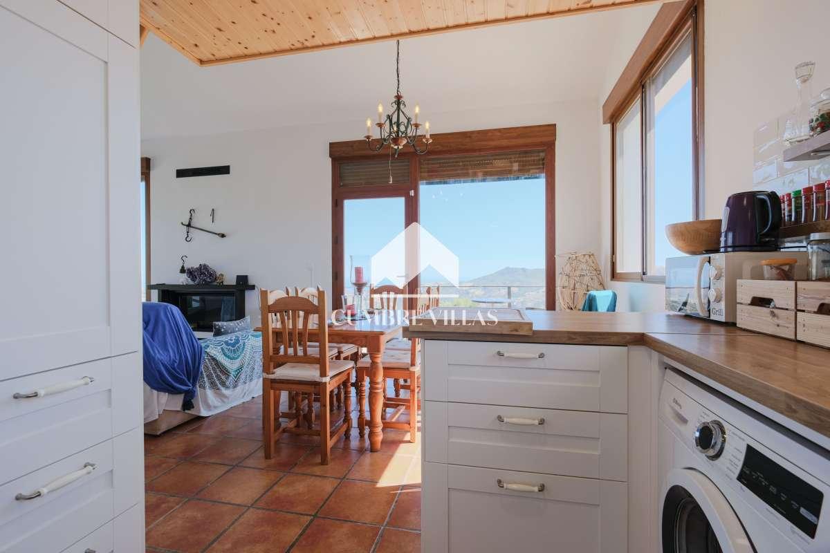 House for Sale in Otívar