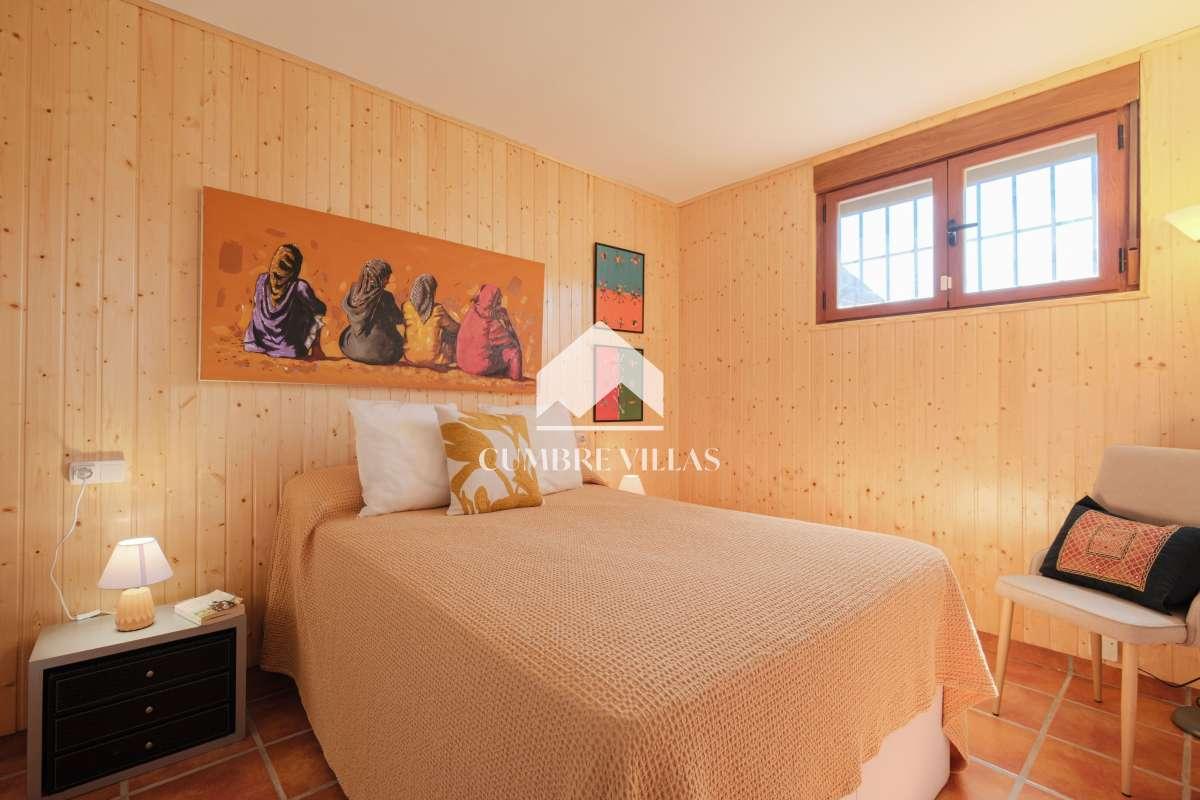 House for Sale in Otívar