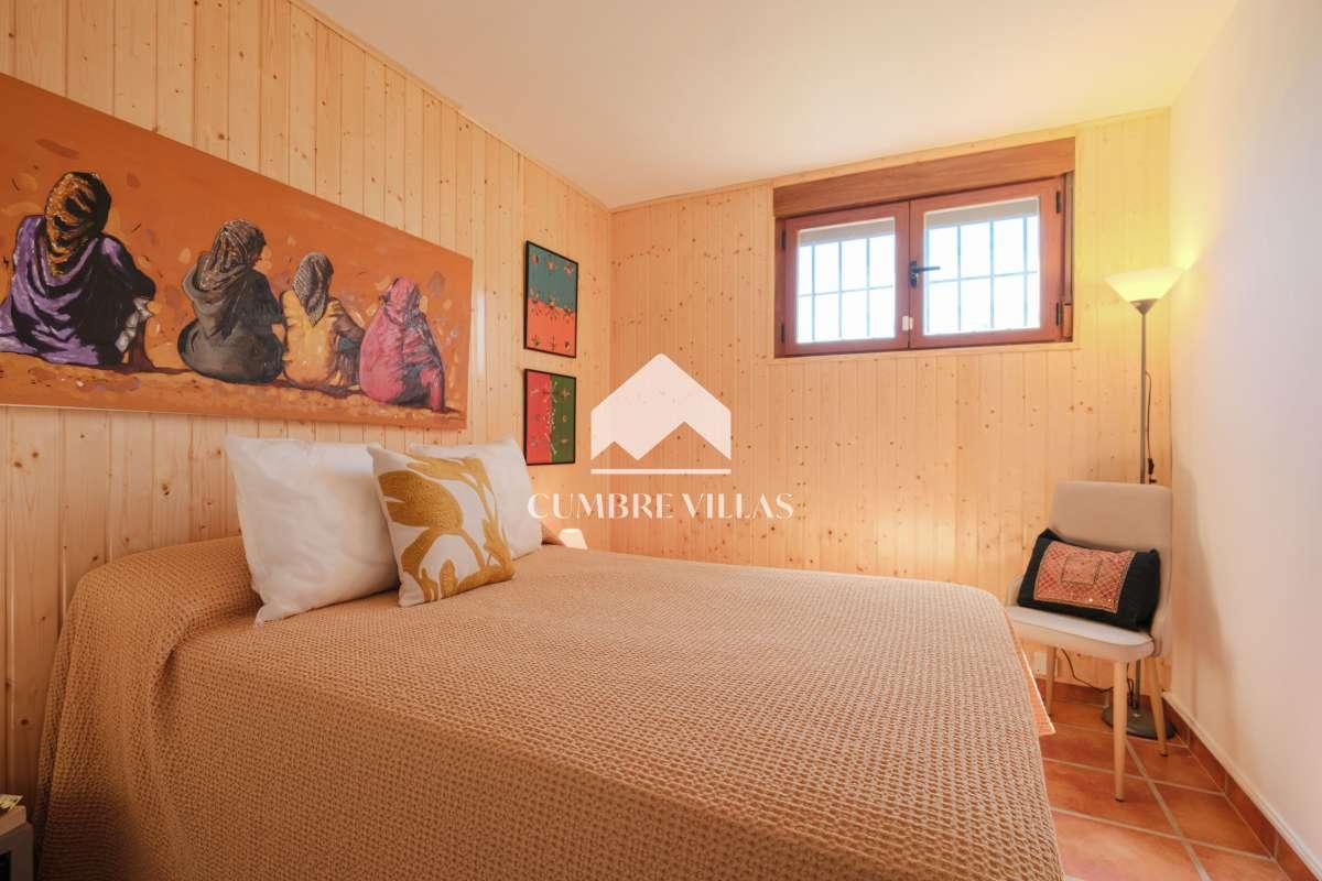 House for Sale in Otívar