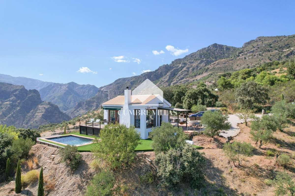 House for Sale in Otívar