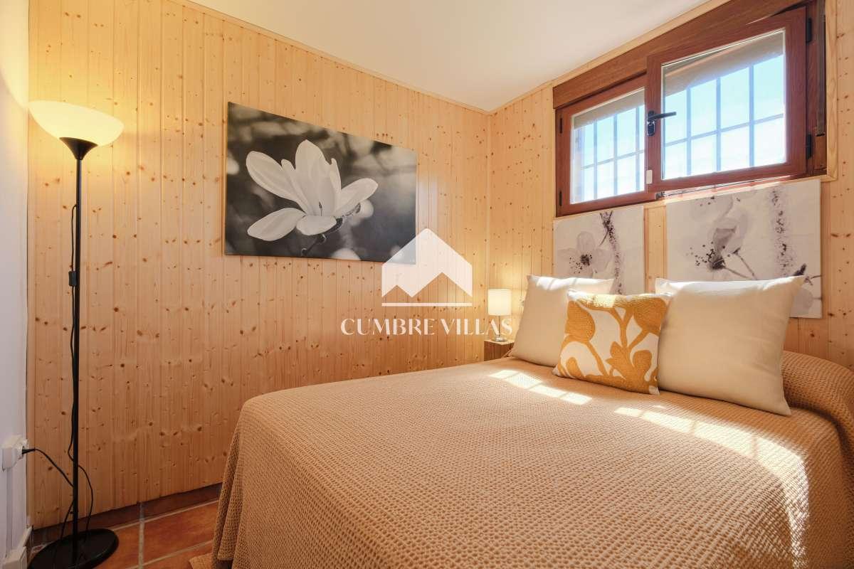 House for Sale in Otívar