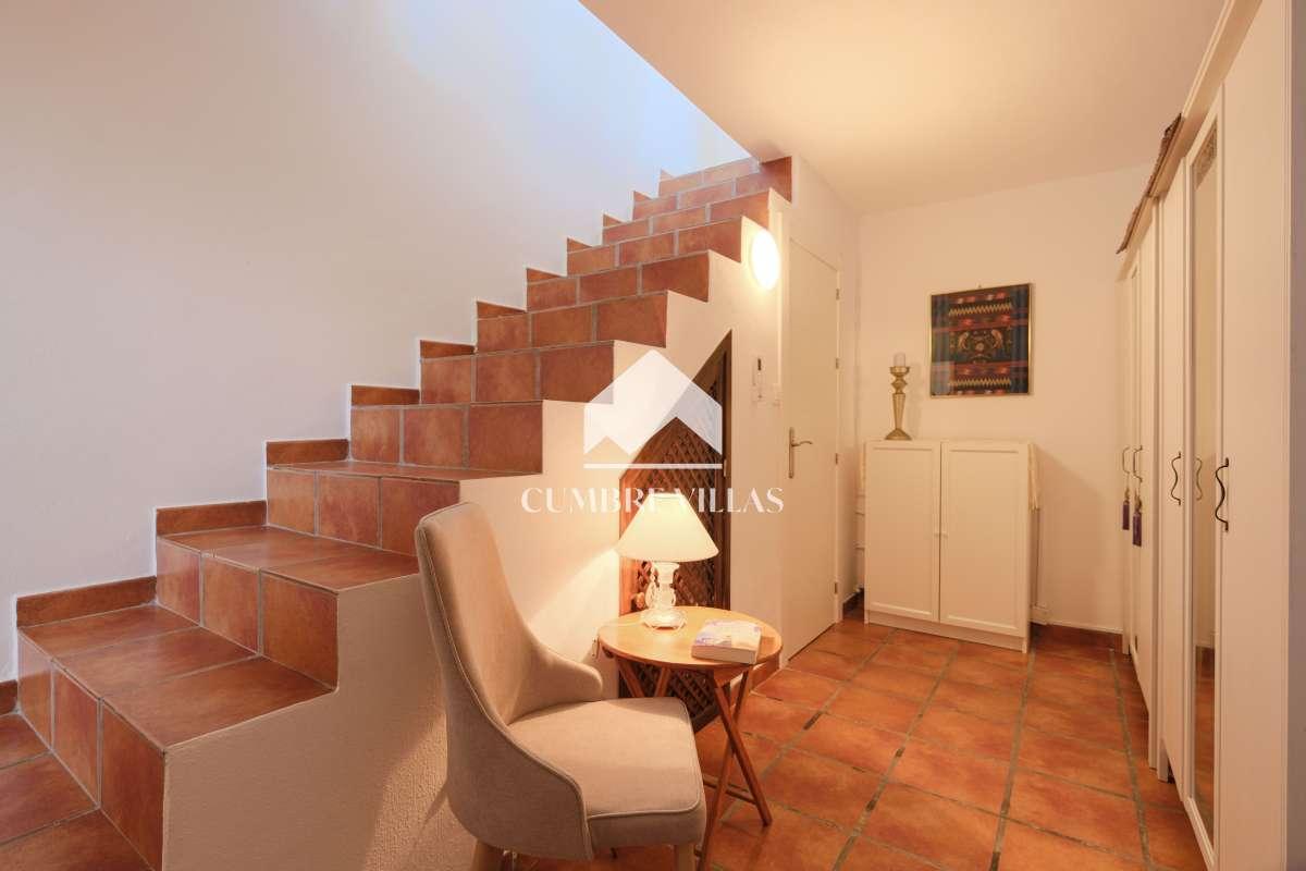 House for Sale in Otívar