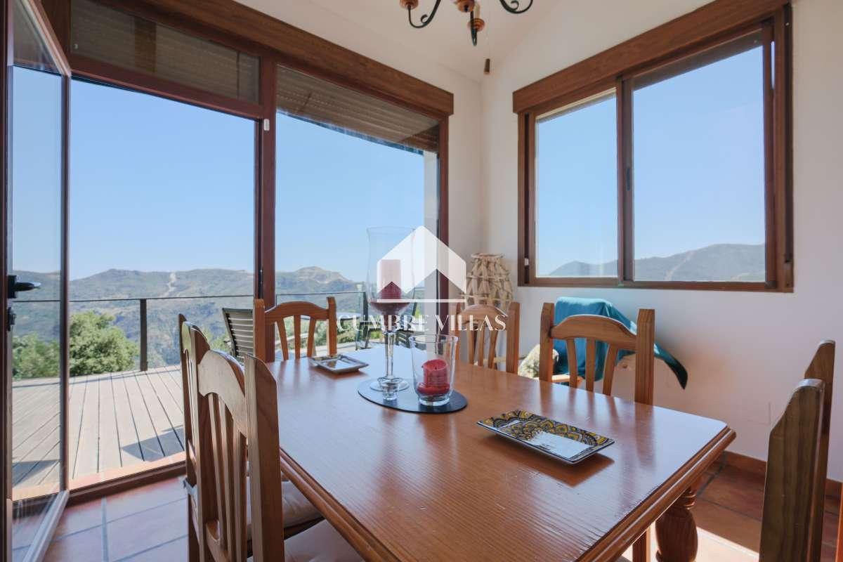 House for Sale in Otívar