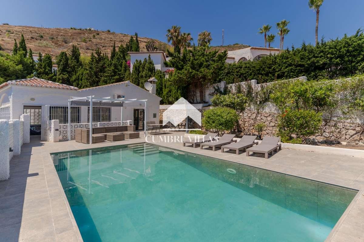 Villa for Sale in Salobreña
