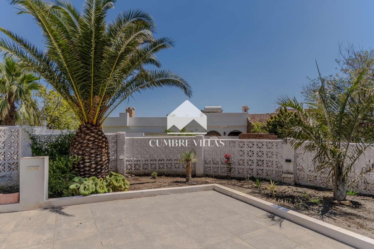 Villa for Sale in Salobreña