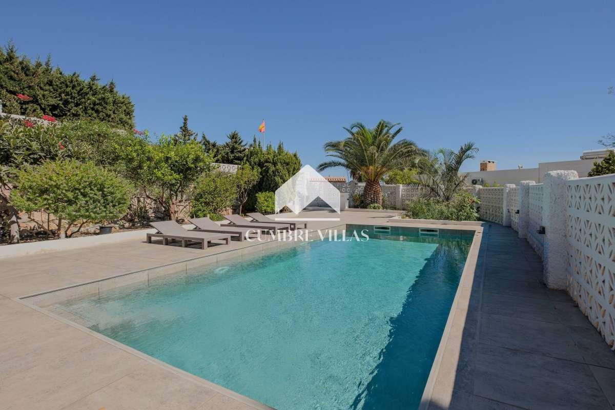 Villa for Sale in Salobreña