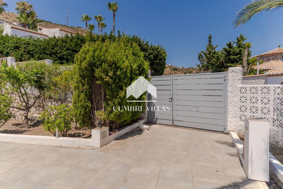 Villa for Sale in Salobreña