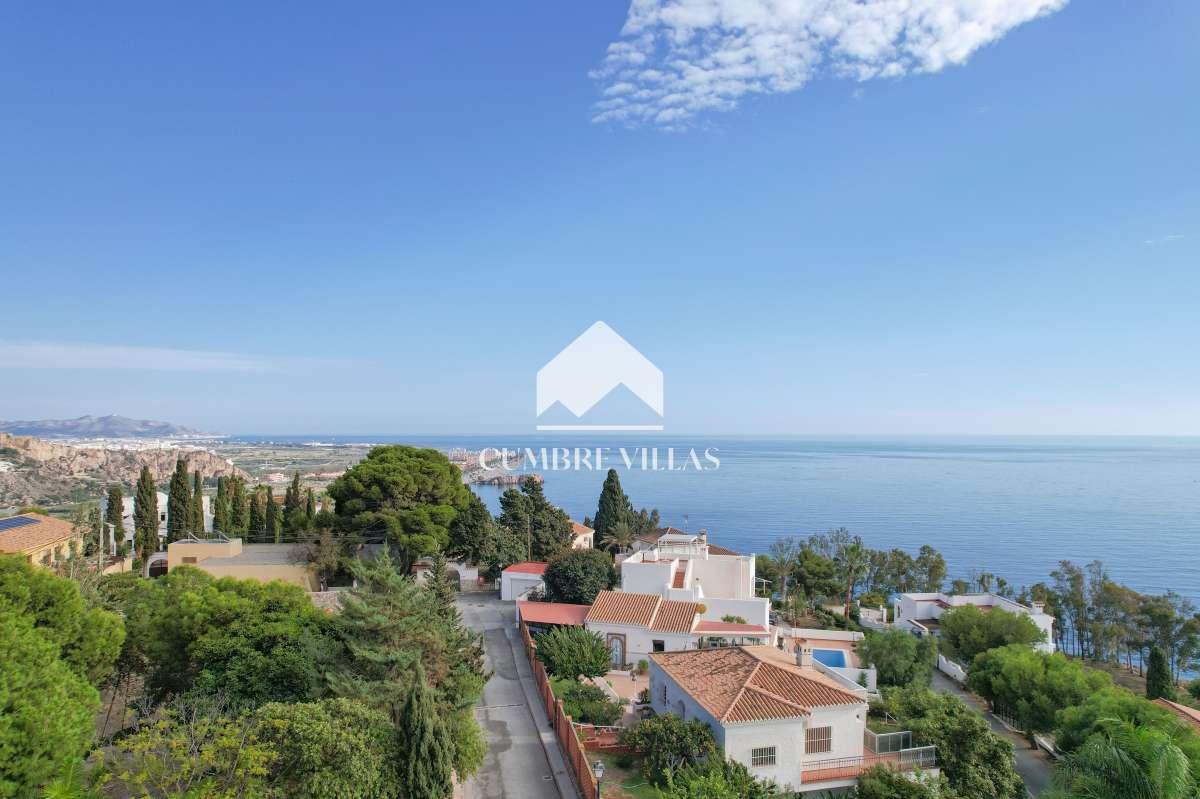 Villa for Sale in Salobreña