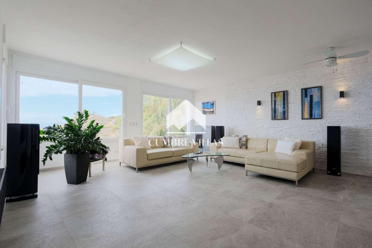 Villa for Sale in Salobreña