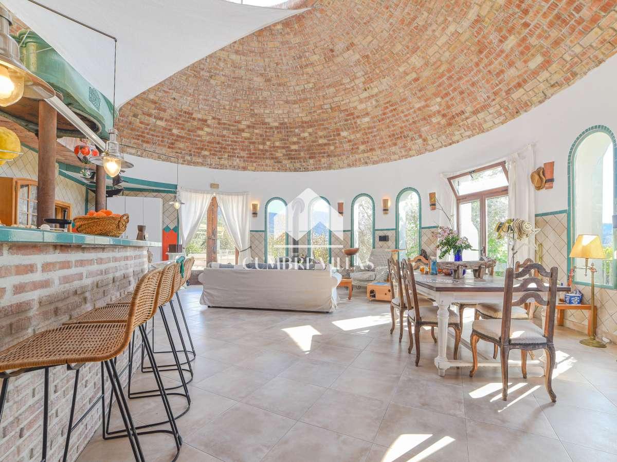Villa for Sale in El Valle